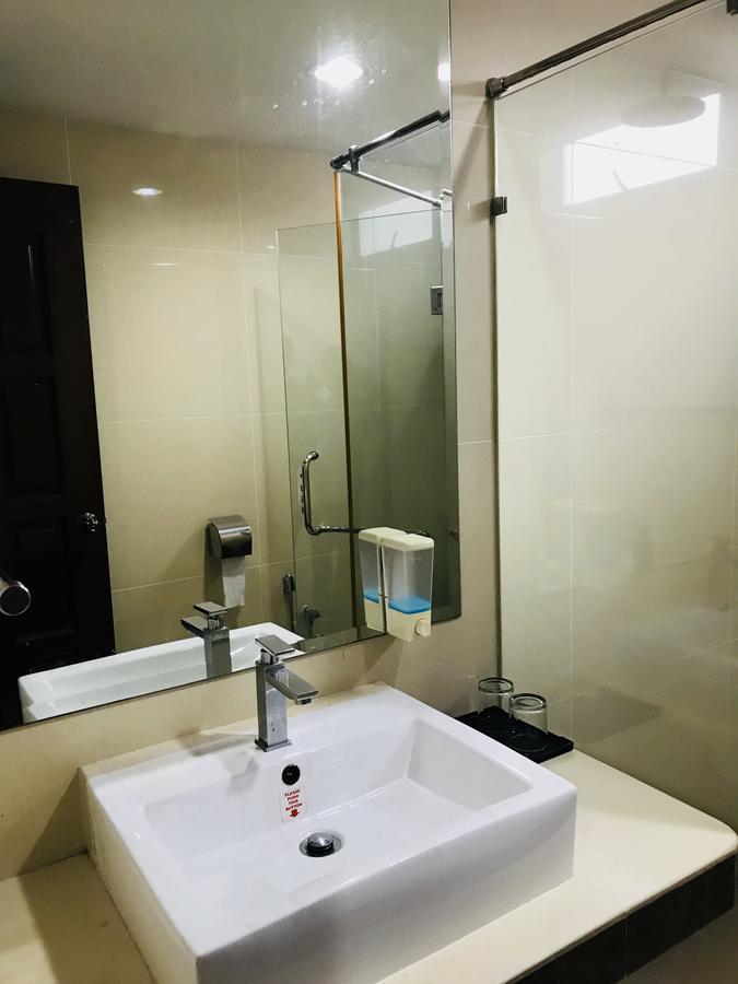 Family Hotel Klang Extérieur photo