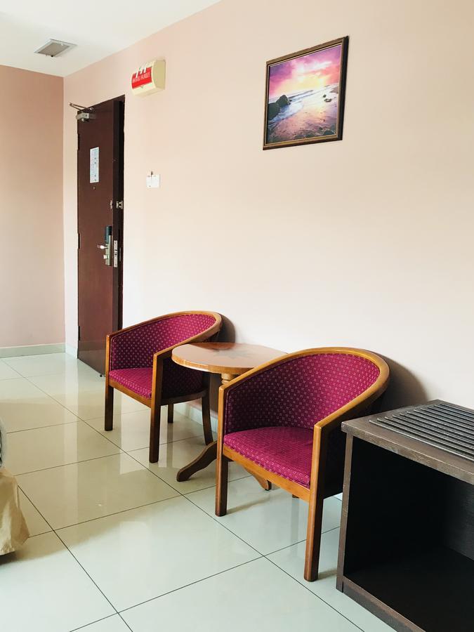 Family Hotel Klang Extérieur photo