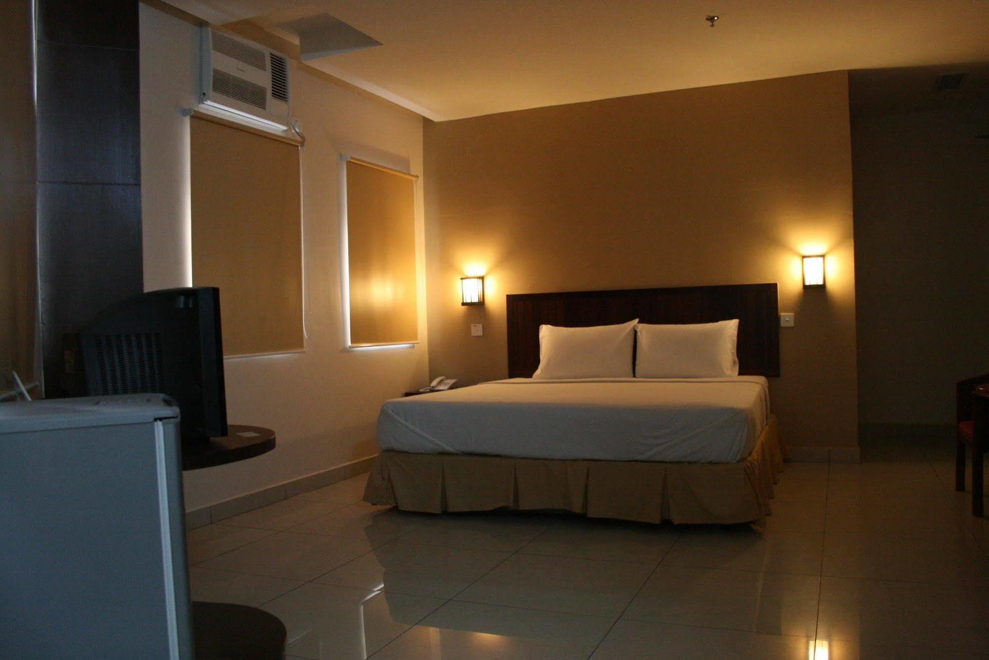 Family Hotel Klang Extérieur photo