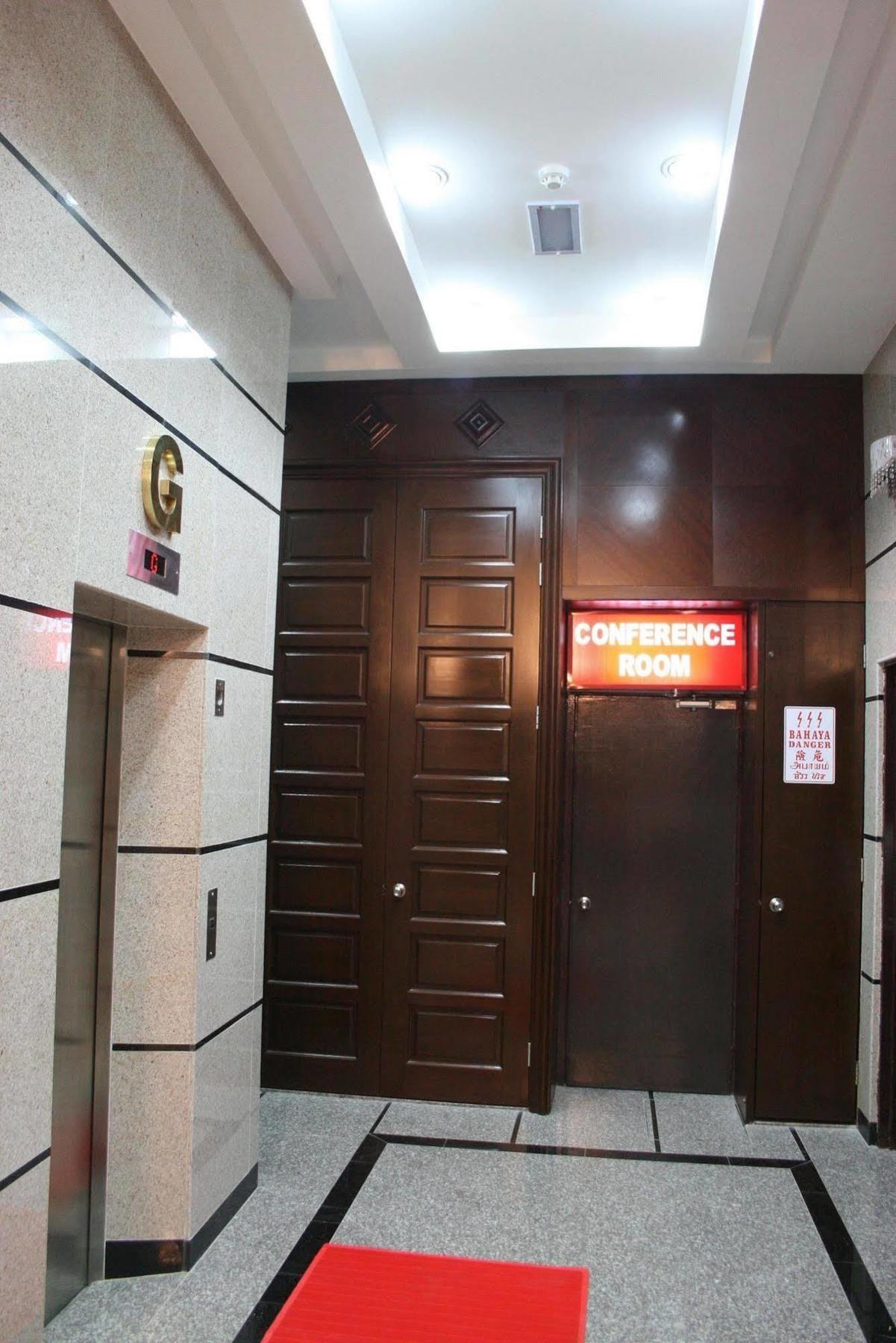 Family Hotel Klang Extérieur photo