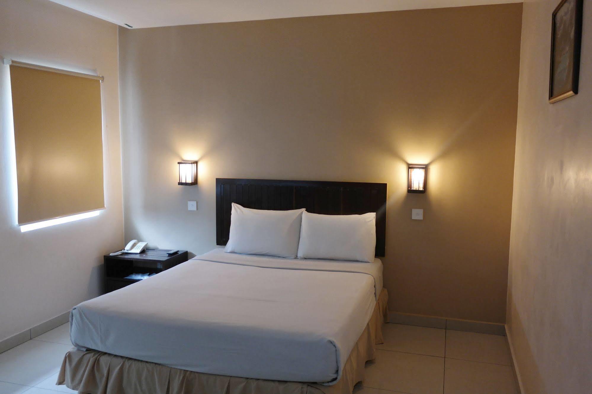 Family Hotel Klang Extérieur photo