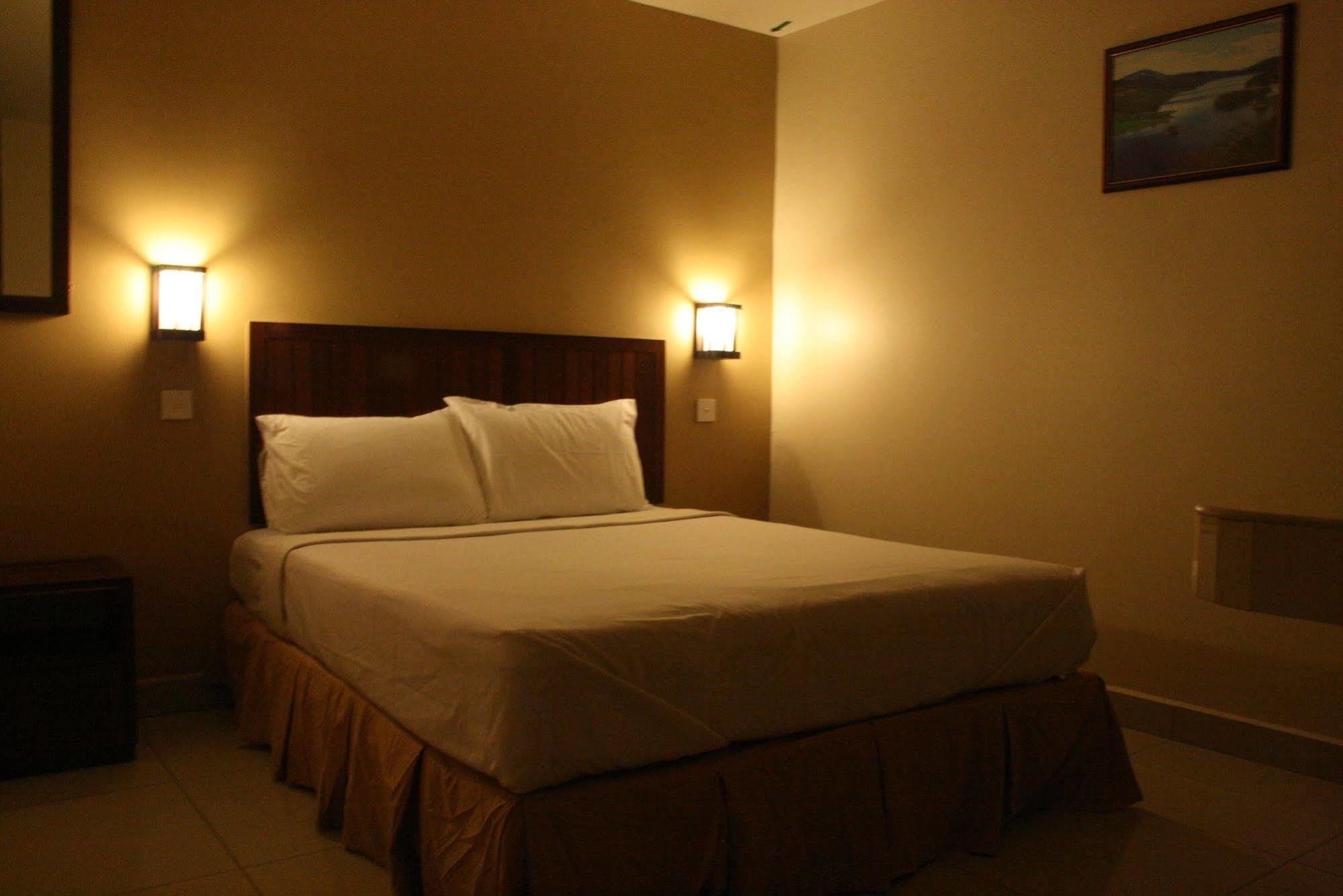 Family Hotel Klang Extérieur photo