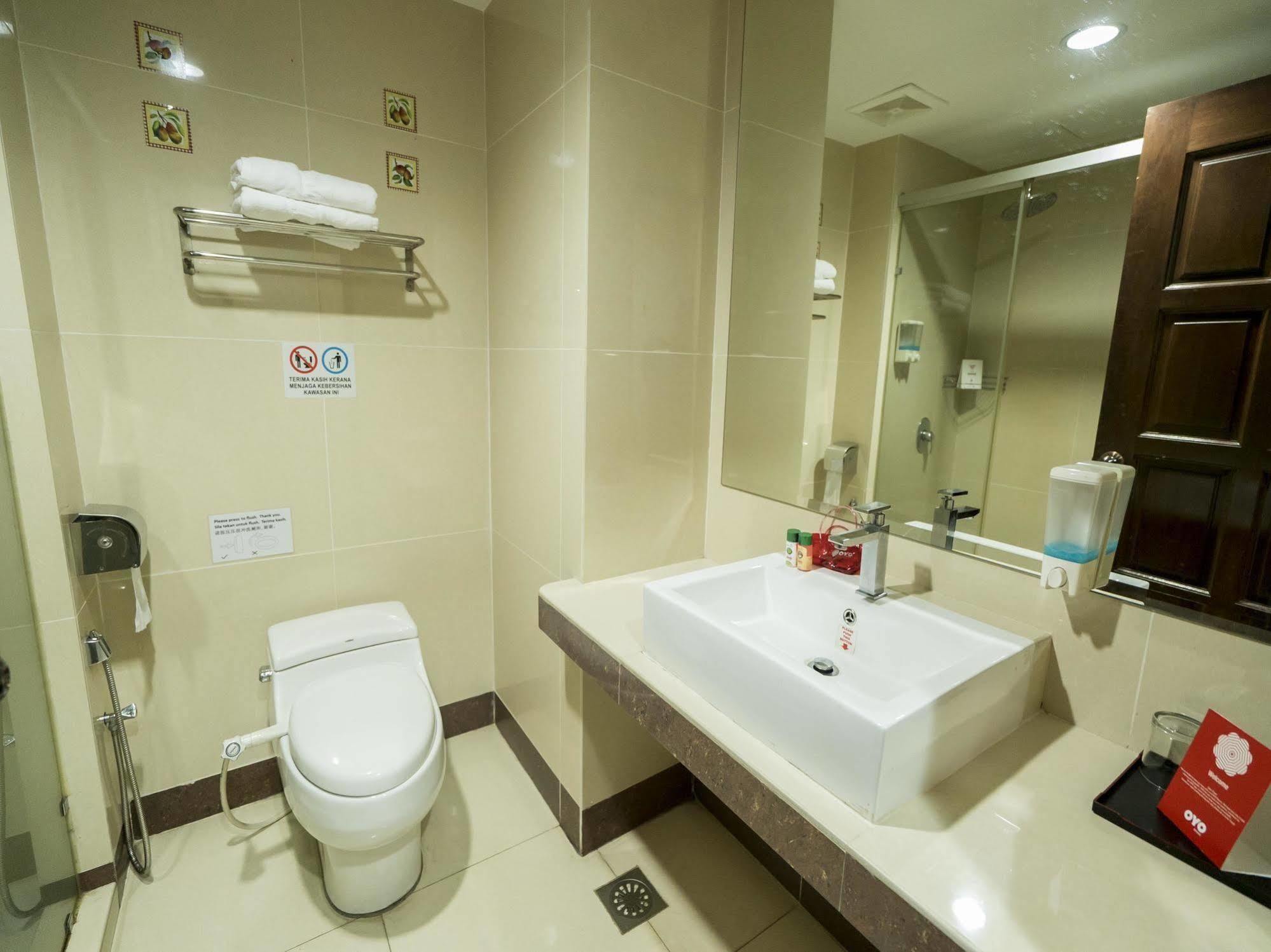 Family Hotel Klang Extérieur photo