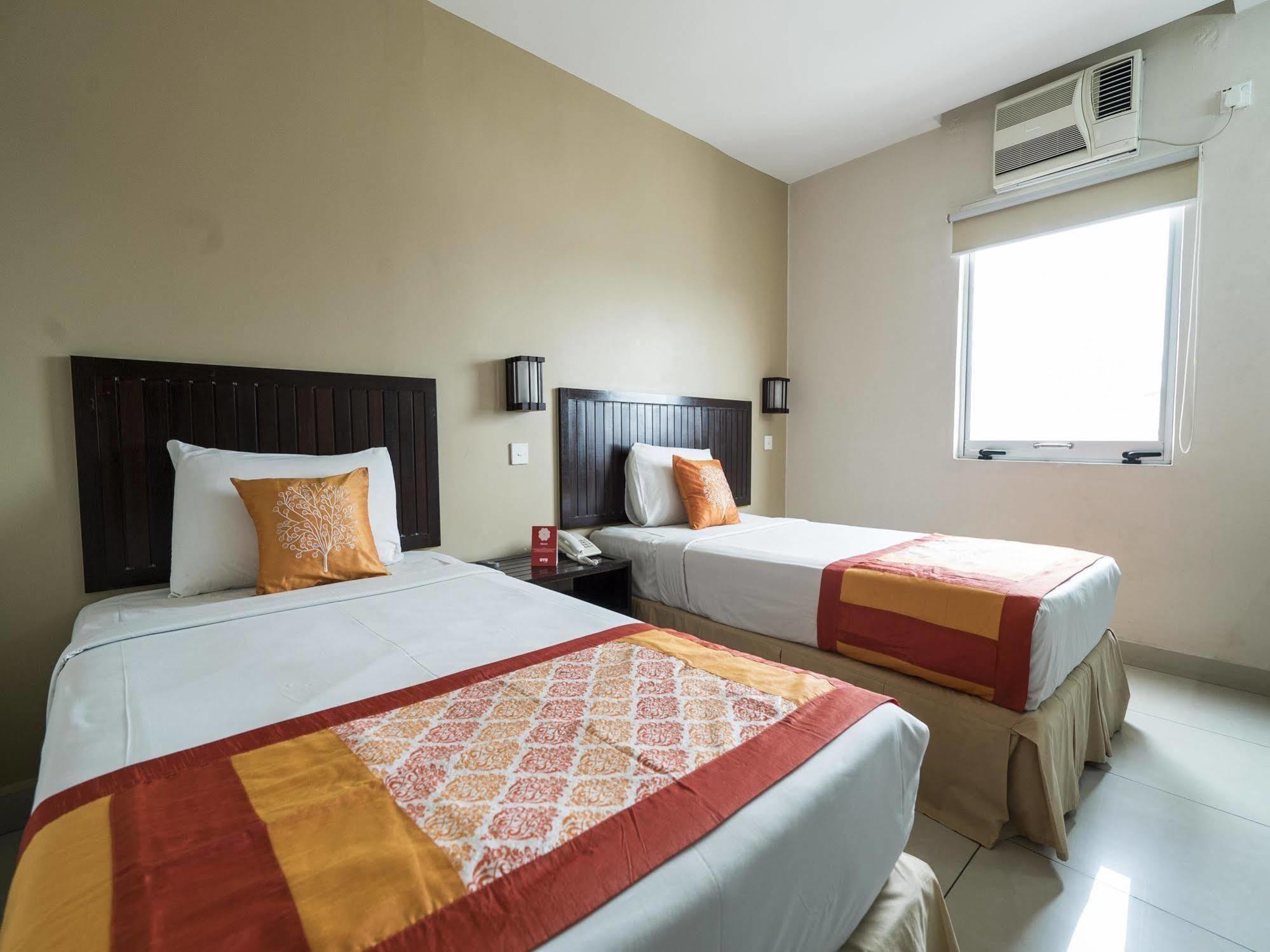 Family Hotel Klang Extérieur photo