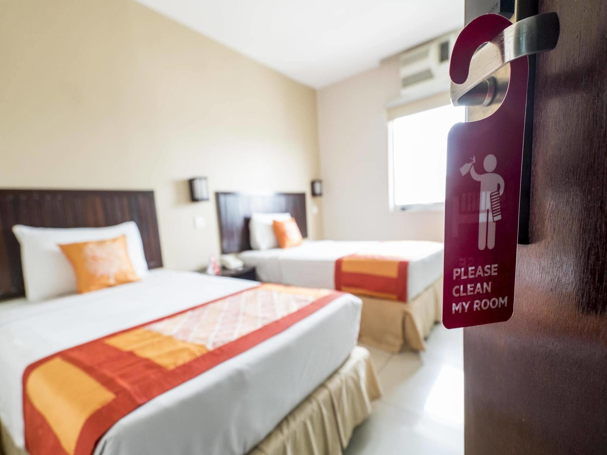 Family Hotel Klang Extérieur photo